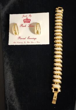 VTG Park Lane Montibello Gold Tone & Cream Bracelet and Pierced Earring Set NEW